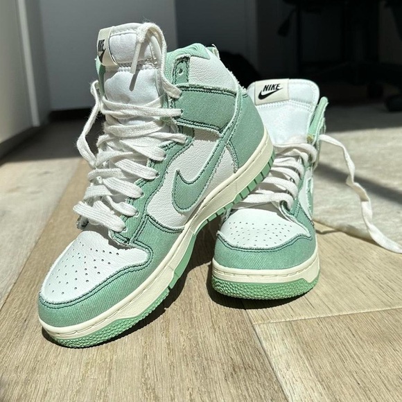 Nike Shoes - Nike Women’s Dunk High